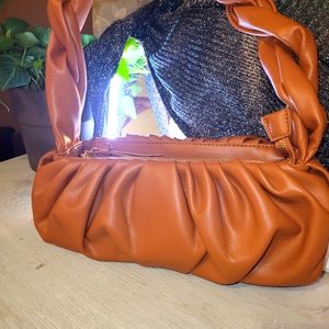 Puffy Faux leather Crossboy bag. Tan.